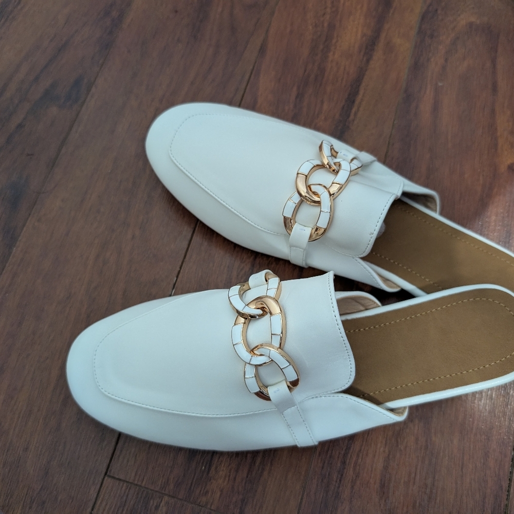White and Gold Flats With Open Back / Slides - Picture 7 of 8